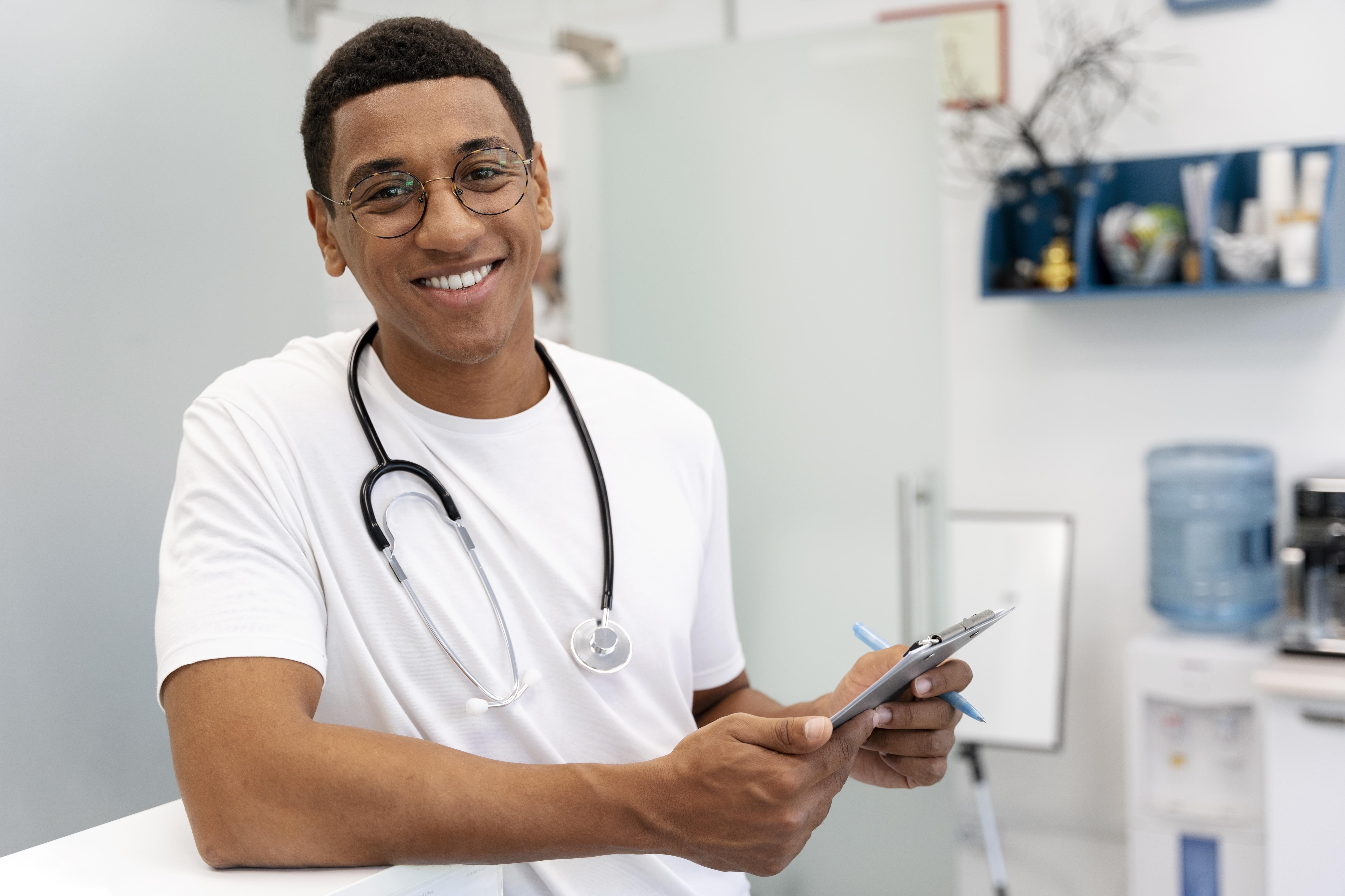 medium-shot-smiley-veterinarian